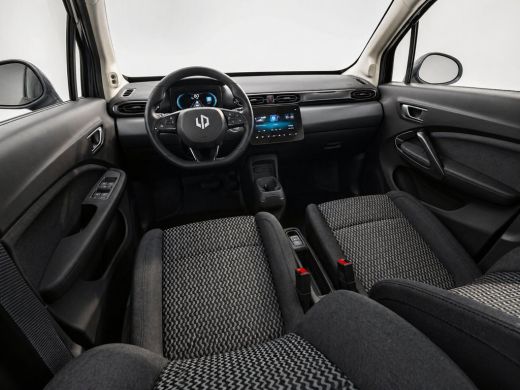 Leapmotor T03 Design 37.3 kWh | &euro;2500 korting!! | | Achteruitrijcamera | Cruise control adaptief | DAB ontvanger ActivLease financial lease