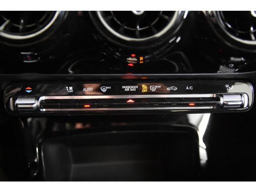 Mercedes-Benz A-Klasse 180 d Business Solution *1ste Eigenaar*Navigatie*Stoelverwarming*Camera* ActivLease financial lease