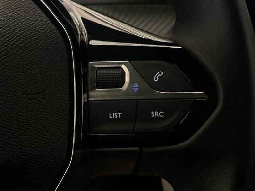 Peugeot 2008 1.2 PureTech 100 Allure Camera | Stoelverwarming | Navigatie | Carplay | Digitaal Dashboard | 17"... ActivLease financial lease