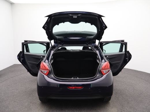 Peugeot 208 1.2 PureTech Blue Lease Active Cruise Control | Parkeersenosren Achter | Airco | Navigatie | Star... ActivLease financial lease