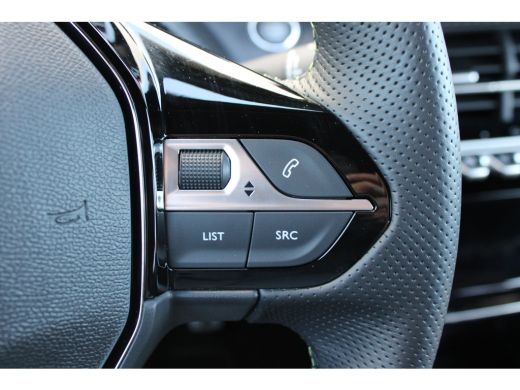 Peugeot e-2008 EV GT Avantage 54 kWh | Fase 3 laden | Navigatie | Camera voor + achter | Apple carplay | NL auto... ActivLease financial lease