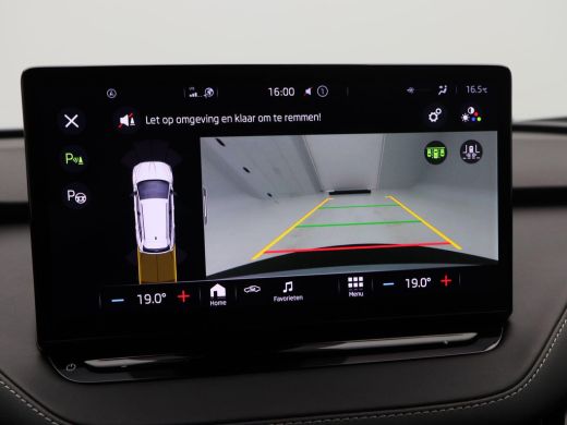 Skoda Enyaq iV 60 Sportline 180 Pk | Stuur/Stoel Verwarming | Adaptive Cruise | Matrix LED | Climatronic | CarPl... ActivLease financial lease
