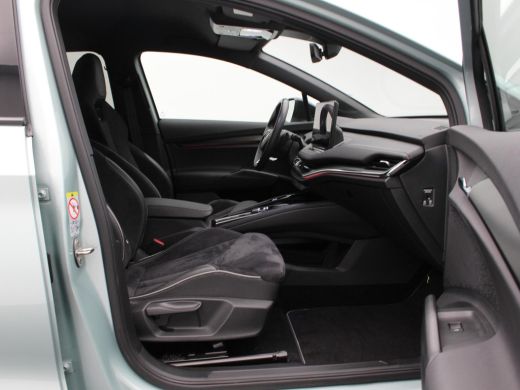 Skoda Enyaq iV 60 Sportline 180 Pk | Stuur/Stoel Verwarming | Adaptive Cruise | Matrix LED | Climatronic | CarPl... ActivLease financial lease