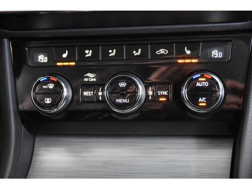 Skoda Superb Combi 1.4 TSI iV *1ste Eigenaar*Navigatie*Stoelverwarming*Camera*Carplay* ActivLease financial lease