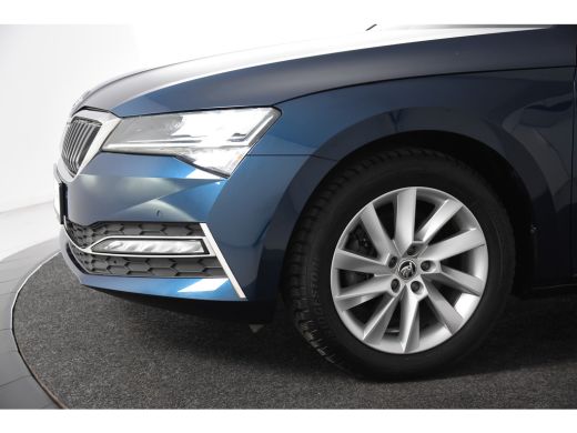 Skoda Superb Combi 1.4 TSI iV *1ste Eigenaar*Navigatie*Stoelverwarming*Camera*Carplay* ActivLease financial lease