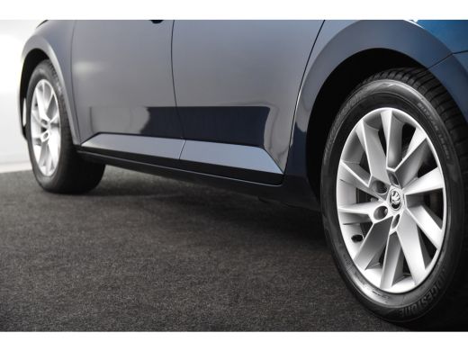 Skoda Superb Combi 1.4 TSI iV *1ste Eigenaar*Navigatie*Stoelverwarming*Camera*Carplay* ActivLease financial lease