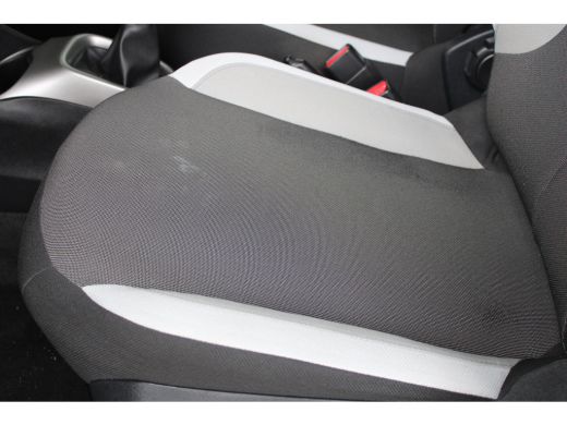 Toyota Aygo 1.0 VVT-i x-nav | Navigatie | Achteruitrijcamera | Cruise control | Elektrische ramen voor | ActivLease financial lease