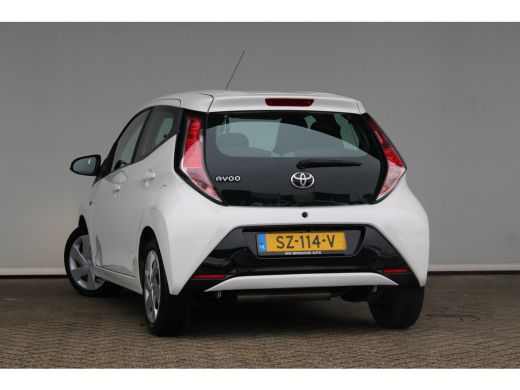 Toyota Aygo 1.0 VVT-i x-nav | Navigatie | Achteruitrijcamera | Cruise control | Elektrische ramen voor | ActivLease financial lease