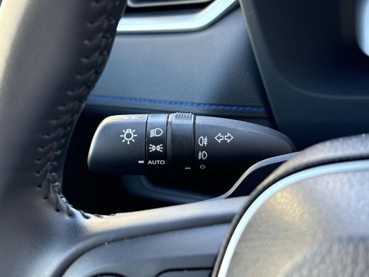 Toyota RAV4 2.5 Hybrid AWD Style **STOELVERWARMING/ TREKHAAK/ PARKEERSENSOREN** ActivLease financial lease
