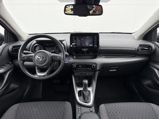 Toyota Yaris 1.5 Hybrid Dynamic | Trekhaak | CarPlay | ACC | Camera | Keyless | 16 inch ActivLease financial lease