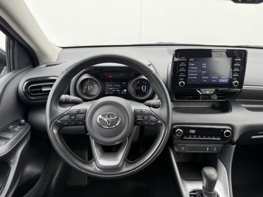 Toyota Yaris 1.5 Hybrid Dynamic | Trekhaak | CarPlay | ACC | Camera | Keyless | 16 inch ActivLease financial lease