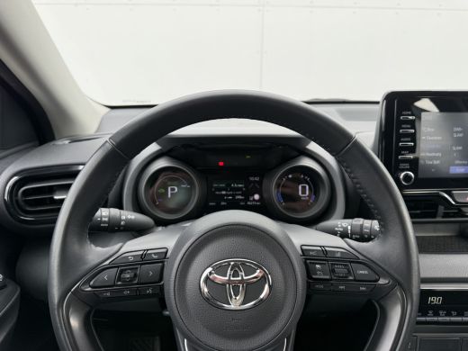 Toyota Yaris 1.5 Hybrid Dynamic | Trekhaak | CarPlay | ACC | Camera | Keyless | 16 inch ActivLease financial lease