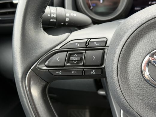 Toyota Yaris 1.5 Hybrid Dynamic | Trekhaak | CarPlay | ACC | Camera | Keyless | 16 inch ActivLease financial lease