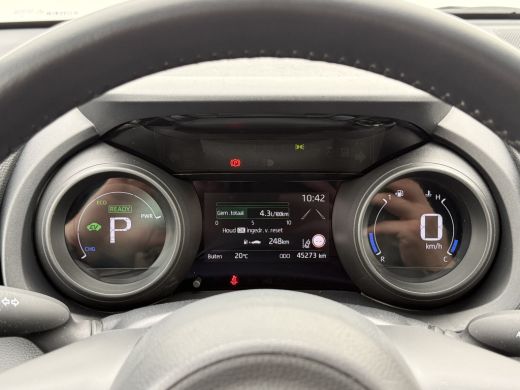 Toyota Yaris 1.5 Hybrid Dynamic | Trekhaak | CarPlay | ACC | Camera | Keyless | 16 inch ActivLease financial lease