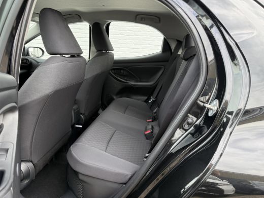 Toyota Yaris 1.5 Hybrid Dynamic | Trekhaak | CarPlay | ACC | Camera | Keyless | 16 inch ActivLease financial lease