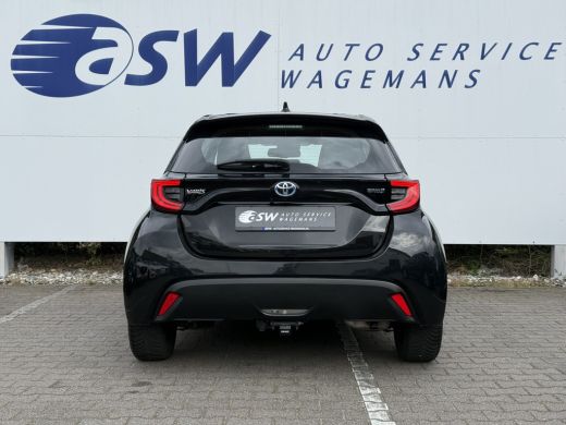 Toyota Yaris 1.5 Hybrid Dynamic | Trekhaak | CarPlay | ACC | Camera | Keyless | 16 inch ActivLease financial lease