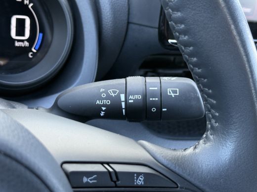 Toyota Yaris 1.5 Hybrid Tokyo Spirit | ACC | Carplay | LED | Camera | Clima ActivLease financial lease
