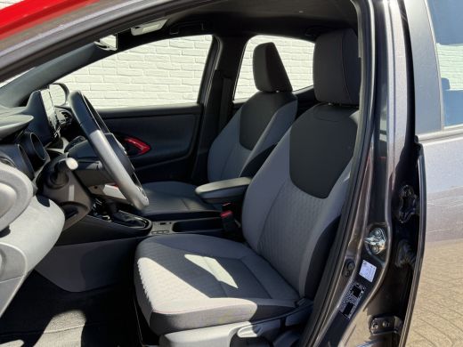 Toyota Yaris 1.5 Hybrid Tokyo Spirit | ACC | Carplay | LED | Camera | Clima ActivLease financial lease