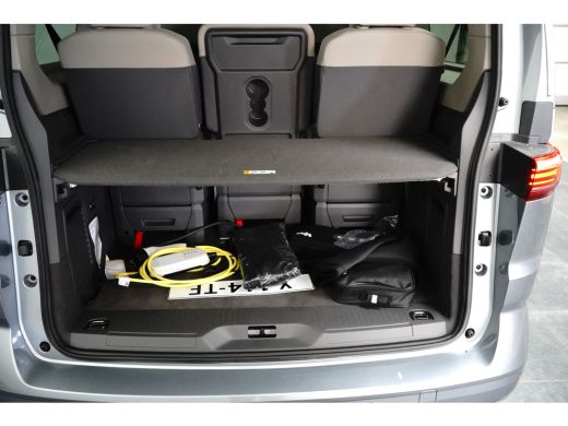 Volkswagen Multivan 1.4 eHybrid L2H1 | Pano-Dak | Adaptive Cruise | Trekhaak | Stoelverwarming | Camera ActivLease financial lease
