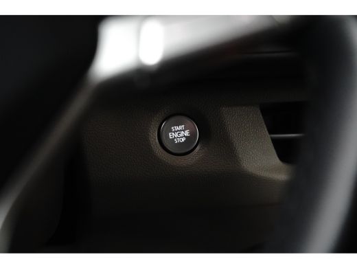 Volkswagen Multivan 1.4 eHybrid L2H1 | Pano-Dak | Adaptive Cruise | Trekhaak | Stoelverwarming | Camera ActivLease financial lease