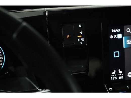 Volkswagen Multivan 1.4 eHybrid L2H1 | Pano-Dak | Adaptive Cruise | Trekhaak | Stoelverwarming | Camera ActivLease financial lease