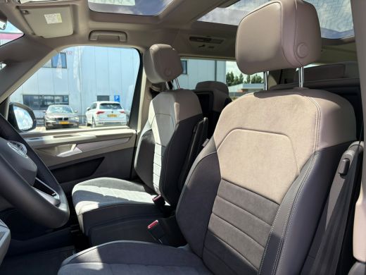 Volkswagen Multivan eHybrid 4MOTION L2 | Bulli | Glazen Dak | Trekhaak | 4 Seizoenen banden | Vis-A-Vis | IQ-Light ActivLease financial lease