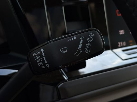 Volkswagen Multivan eHybrid 4MOTION L2 | Bulli | Glazen Dak | Trekhaak | 4 Seizoenen banden | Vis-A-Vis | IQ-Light ActivLease financial lease