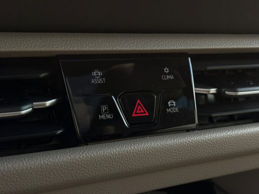 Volkswagen Multivan eHybrid 4MOTION L2 | Bulli | Glazen Dak | Trekhaak | 4 Seizoenen banden | Vis-A-Vis | IQ-Light ActivLease financial lease