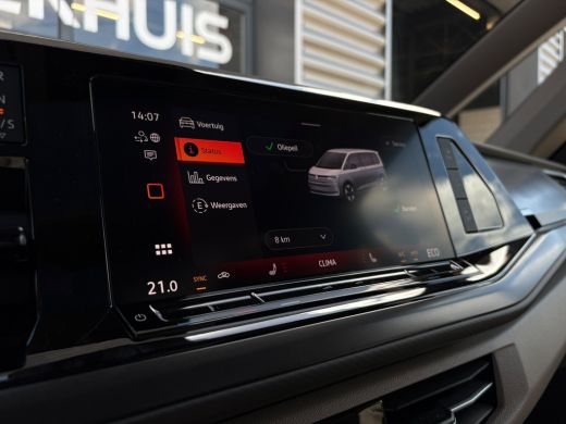 Volkswagen Multivan eHybrid 4MOTION L2 | Bulli | Glazen Dak | Trekhaak | 4 Seizoenen banden | Vis-A-Vis | IQ-Light ActivLease financial lease