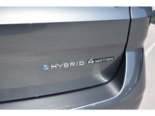 Volkswagen Multivan Bulli eHybrid lang 4MOTION |  Verlaagd dynamisch onderstel | 'App-Connect' draadloze smartphone i... ActivLease financial lease