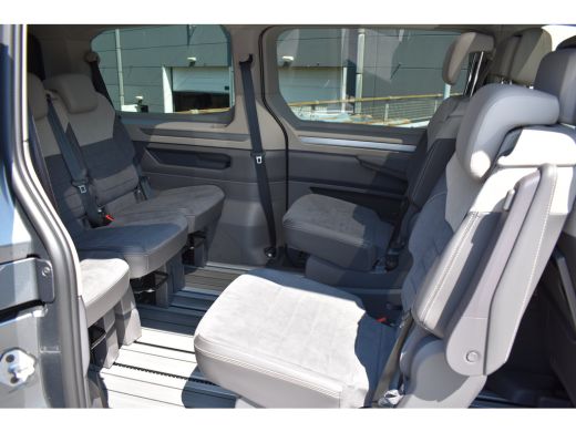 Volkswagen Multivan Bulli eHybrid lang 4MOTION |  Verlaagd dynamisch onderstel | 'App-Connect' draadloze smartphone i... ActivLease financial lease