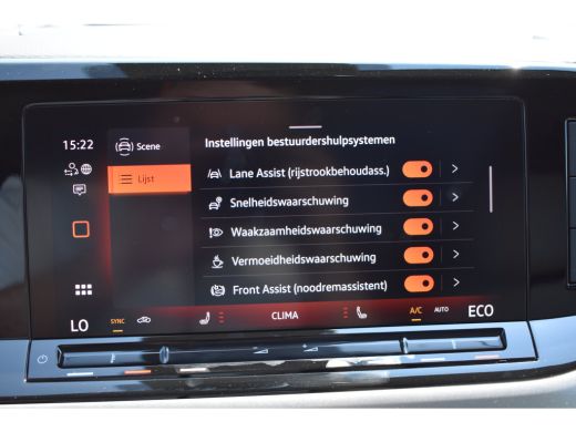 Volkswagen Multivan Bulli eHybrid lang 4MOTION |  Verlaagd dynamisch onderstel | 'App-Connect' draadloze smartphone i... ActivLease financial lease