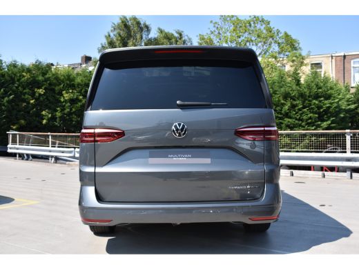 Volkswagen Multivan Bulli eHybrid lang 4MOTION |  Verlaagd dynamisch onderstel | 'App-Connect' draadloze smartphone i... ActivLease financial lease