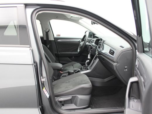 Volkswagen T-Roc 1.5 TSi 150 Pk Automaat Style | Camera | Adaptive Cruise | Stoelverwarming | CarPlay | navigatie ... ActivLease financial lease