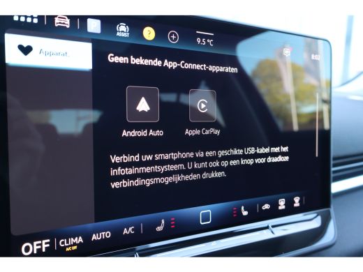 Volkswagen T-Roc Life First Edition | 'App-Connect' draadloze smartphone integratie | Automatische afstandsregelin... ActivLease financial lease