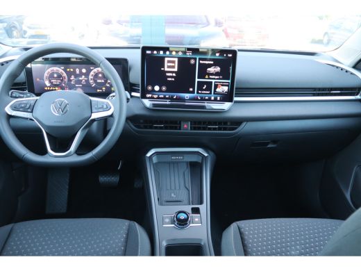 Volkswagen T-Roc Life First Edition | 'App-Connect' draadloze smartphone integratie | Automatische afstandsregelin... ActivLease financial lease