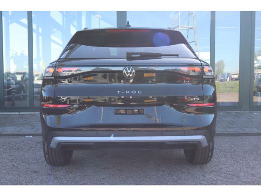Volkswagen T-Roc Life First Edition | 'App-Connect' draadloze smartphone integratie | Automatische afstandsregelin... ActivLease financial lease