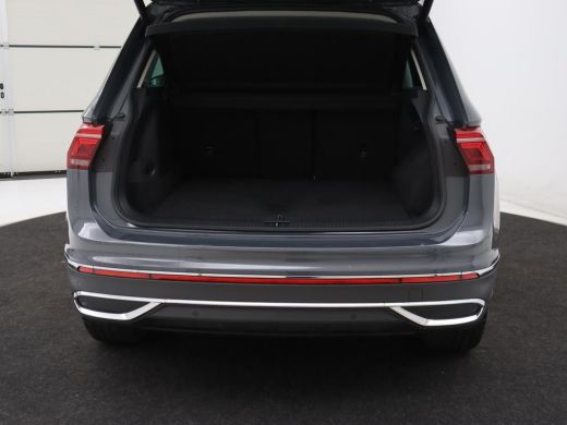 Volkswagen Tiguan 1.4 TSI eHybrid Life Business | SOH 93,8% | Panoramadak | Leder | Stoelverwarming | 360 Camera | ... ActivLease financial lease