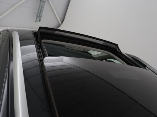 Volkswagen Tiguan 1.4 TSI eHybrid Life Business | SOH 93,8% | Panoramadak | Leder | Stoelverwarming | 360 Camera | ... ActivLease financial lease