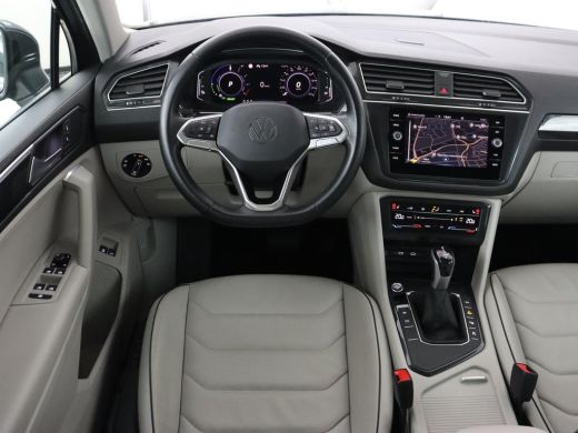 Volkswagen Tiguan 1.4 TSI eHybrid Life Business | SOH 93,8% | Panoramadak | Leder | Stoelverwarming | 360 Camera | ... ActivLease financial lease