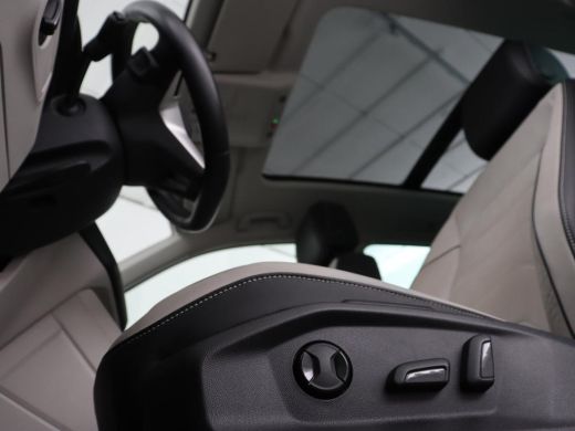 Volkswagen Tiguan 1.4 TSI eHybrid Life Business | SOH 93,8% | Panoramadak | Leder | Stoelverwarming | 360 Camera | ... ActivLease financial lease