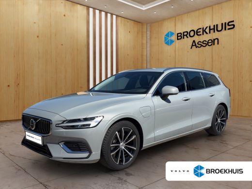 Volvo  V60 2.0 T6 Plug-in hybrid AWD Essential Bright | Trekhaak | Camera | Stoel + Stuur verwaming | DAB | ...