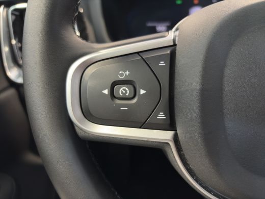 Volvo  V60 2.0 T6 Plug-in hybrid AWD Essential Bright | Trekhaak | Camera | Stoel + Stuur verwaming | DAB | ... ActivLease financial lease