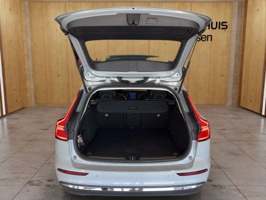 Volvo  V60 2.0 T6 Plug-in hybrid AWD Essential Bright | Trekhaak | Camera | Stoel + Stuur verwaming | DAB | ... ActivLease financial lease