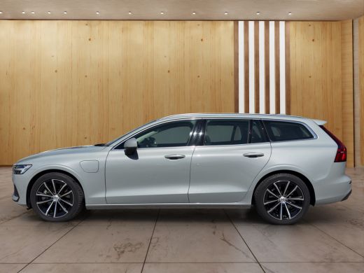 Volvo  V60 2.0 T6 Plug-in hybrid AWD Essential Bright | Trekhaak | Camera | Stoel + Stuur verwaming | DAB | ... ActivLease financial lease