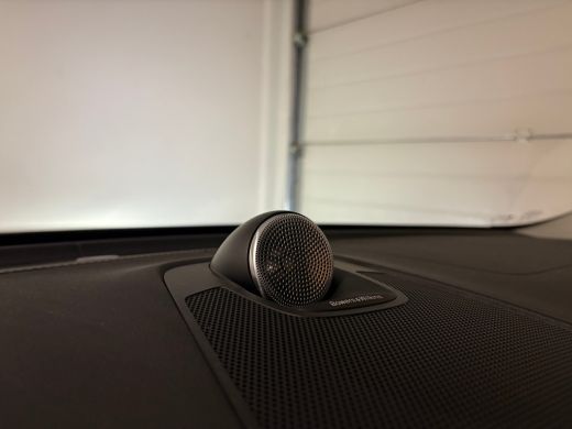 Volvo  XC60 T8 AWD Recharge Ultra Dark | Bowers & Wilkins | Luchtvering | Trekhaak | 360 Camera | Head-Up Dis... ActivLease financial lease