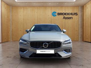 Volvo  V60 2.0 T6 Plug-in hybrid AWD Essential Bright | Trekhaak | Camera | Stoel + Stuur verwaming | DAB | ...