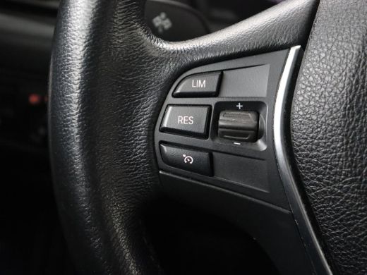 BMW 1 Serie 118i Executive | Schuifdak | Leder | Stoelverwarming | Camera | Full LED | Navigatie | Parkeerhul... ActivLease financial lease