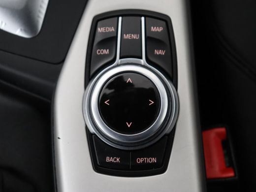 BMW 1 Serie 118i Executive | Schuifdak | Leder | Stoelverwarming | Camera | Full LED | Navigatie | Parkeerhul... ActivLease financial lease
