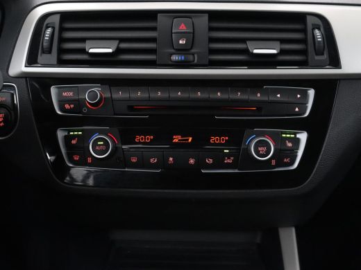 BMW 1 Serie 118i Executive | Schuifdak | Leder | Stoelverwarming | Camera | Full LED | Navigatie | Parkeerhul... ActivLease financial lease
